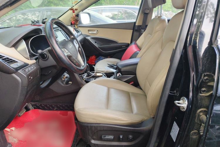 Used Hyundai Santa Fe 2013 2.4L Automatic Two-Wheel Drive Smart Version Left Front Seat