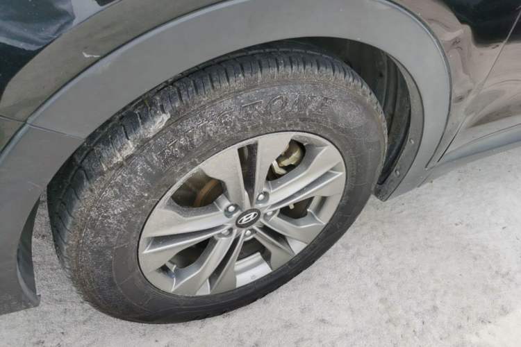 Used Hyundai Santa Fe 2013 Revised Version 2.4L Automatic All-Wheel Drive Smart Type Left Front Wheel Hub