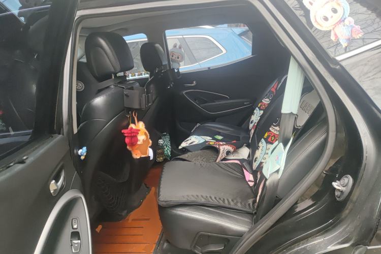 Used Hyundai Santa Fe 2013 2.4L Automatic Two-Wheel Drive Smart Version Left Rear Seat