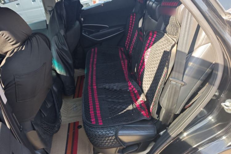 Used Hyundai Santa Fe 2013 2.0T Automatic All-Wheel Drive Top Trim Left Rear Seat