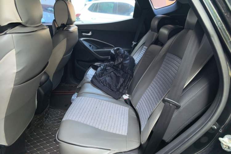 Used Hyundai Santa Fe 2013 2.4L Automatic 4x4 Comfort Edition Left Rear Seat