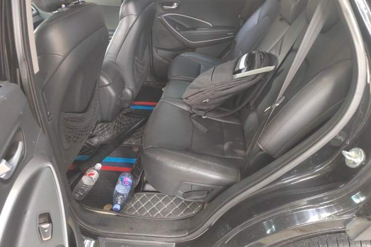 Used Hyundai Santa Fe 2013 2.4L Automatic Two-Wheel Drive Smart Version Left Rear Seat