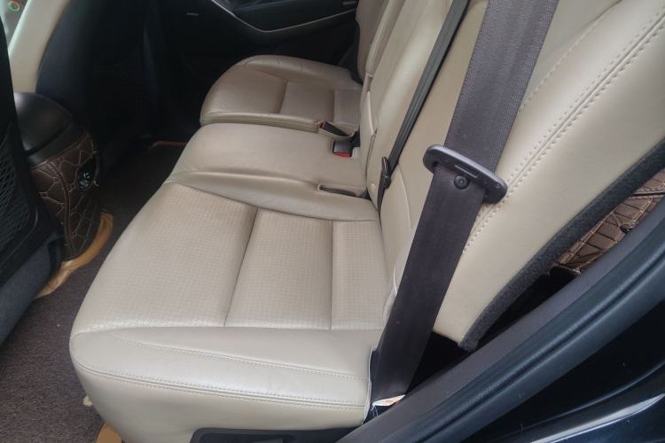 Used Hyundai Santa Fe 2013 2.4L Automatic Two-Wheel Drive Smart Version Left Rear Seat