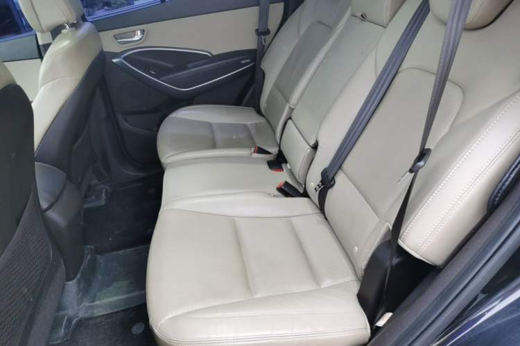 Used Hyundai Santa Fe 2013 Revised Version 2.4L Automatic All-Wheel Drive Smart Type Left Rear Seat