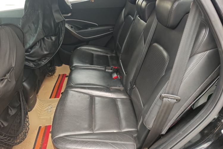 Used Hyundai Santa Fe 2013 2.0T Automatic All-Wheel Drive Top Trim Left Rear Seat