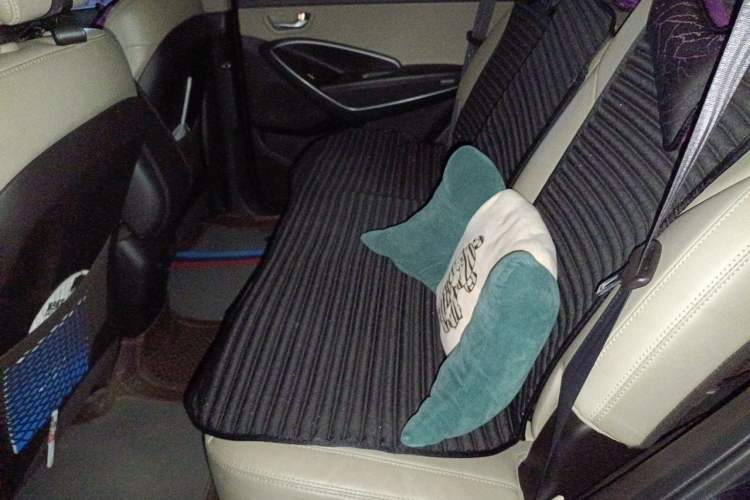 Used Hyundai Santa Fe 2013 2.4L Automatic Two-Wheel Drive Smart Version Left Rear Seat