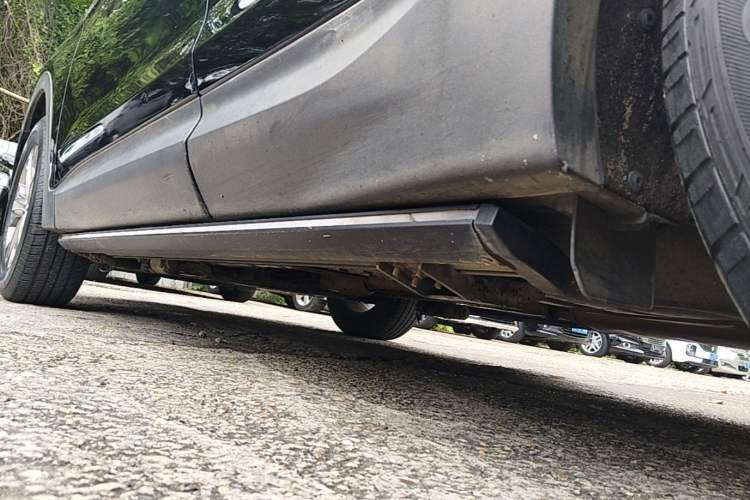 Used Hyundai Santa Fe 2013 2.4L Automatic Two-Wheel Drive Smart Version Left Side Sill