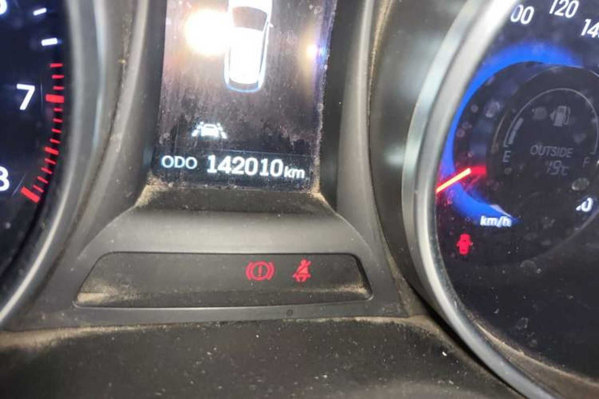 Used Hyundai Santa Fe 2013 2.0T Automatic All-Wheel Drive Top Trim Odometer Close Up