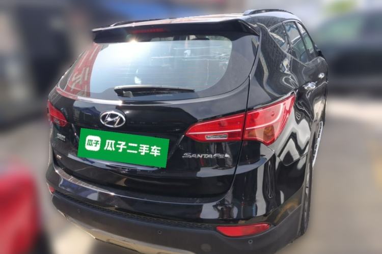 Used Hyundai Santa Fe 2013 2.4L Automatic Two-Wheel Drive Smart Version Rear