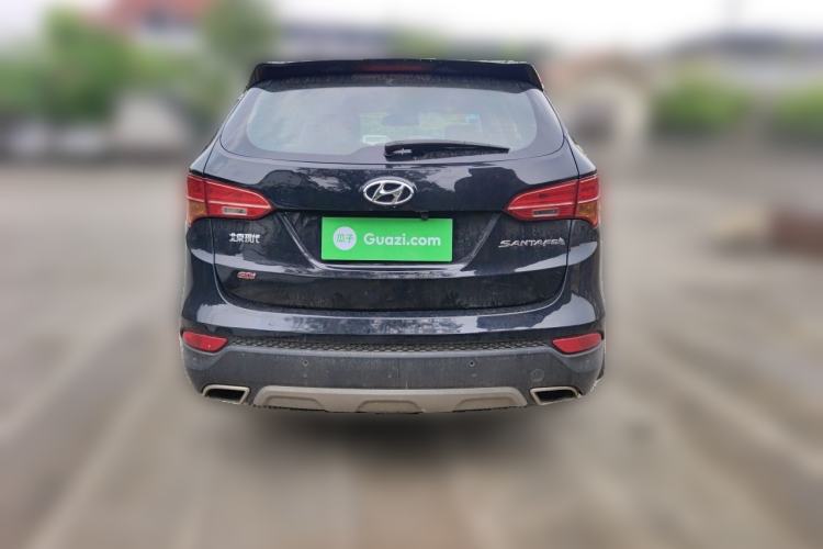 Used Hyundai Santa Fe 2013 2.4L Automatic Two-Wheel Drive Smart Version Rear