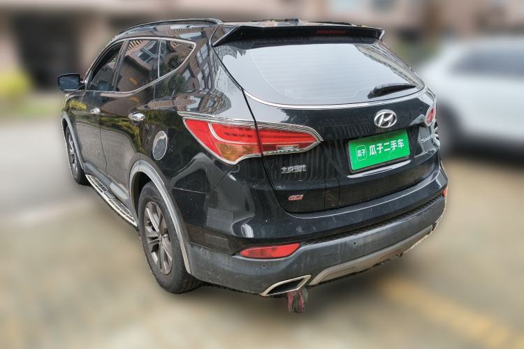 Used Hyundai Santa Fe 2013 2.4L Automatic Two-Wheel Drive Smart Version Rear Left 45 Deg