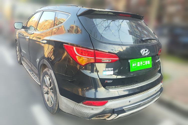 Used Hyundai Santa Fe 2013 2.0T Automatic All-Wheel Drive Top Trim Rear Left 45 Deg