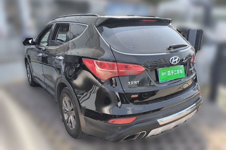 Used Hyundai Santa Fe 2013 2.4L Automatic 4x4 Smart Version Rear Left 45 Deg