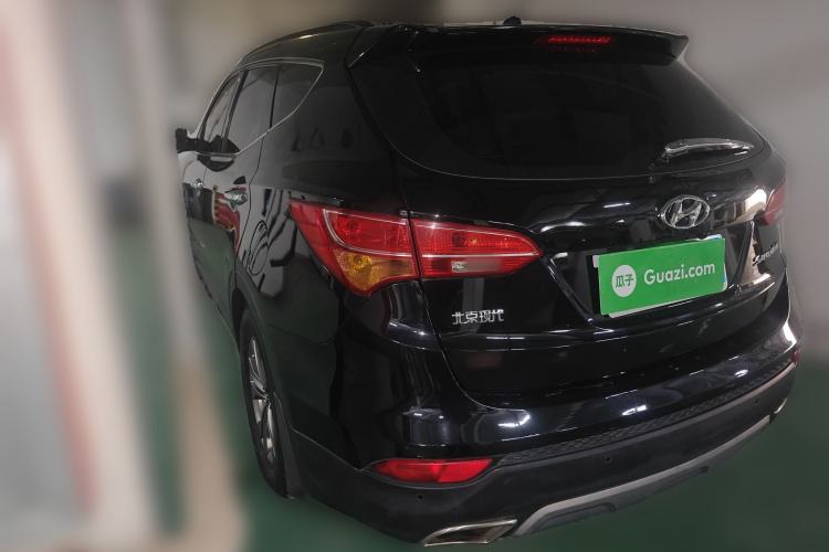 Used Hyundai Santa Fe 2013 2.4L Manual Two-Wheel Drive Comfort Version Rear Left 45 Deg