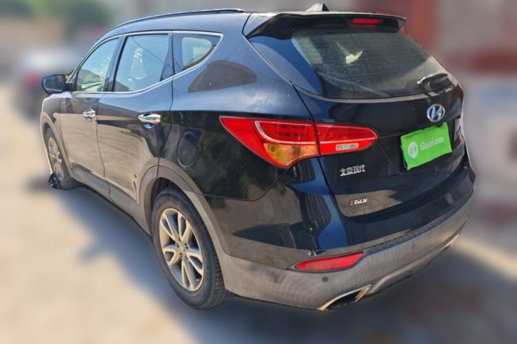 Used Hyundai Santa Fe 2013 2.0T Automatic All-Wheel Drive Top Trim Rear Left 45 Deg