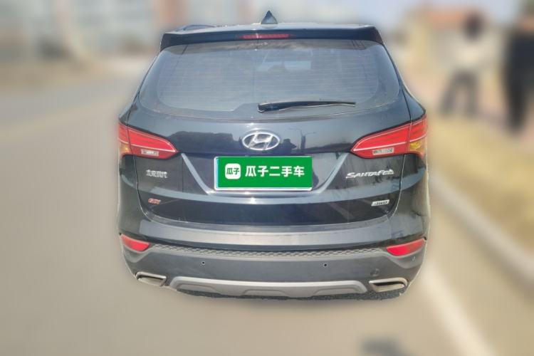 Used Hyundai Santa Fe 2013 Revised Version 2.4L Automatic All-Wheel Drive Luxury Trim Rear