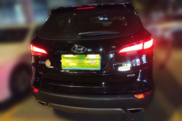 Used Hyundai Santa Fe 2013 Revised Version 2.4L Automatic All-Wheel Drive Luxury Trim Rear