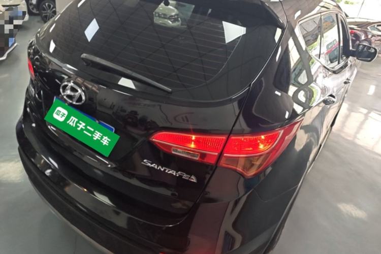Used Hyundai Santa Fe 2013 2.4L Automatic Two-Wheel Drive Smart Version Rear Right 45 Deg