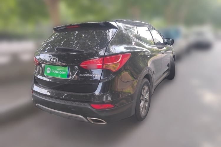 Used Hyundai Santa Fe 2013 2.4L Automatic Two-Wheel Drive Smart Version Rear Right 45 Deg