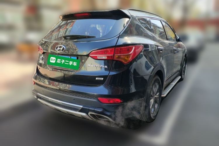 Used Hyundai Santa Fe 2013 2.4L Automatic 4x4 Smart Version Rear Right 45 Deg