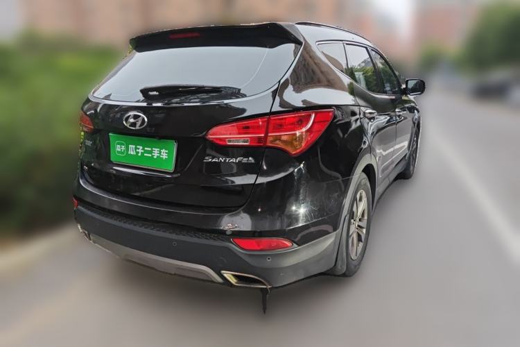 Used Hyundai Santa Fe 2013 2.4L Automatic Two-Wheel Drive Smart Version Rear Right 45 Deg
