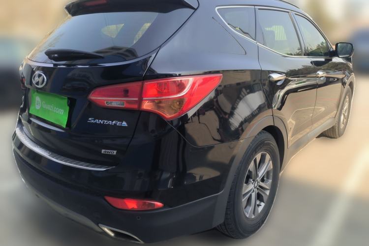 Used Hyundai Santa Fe 2013 2.4L Automatic Two-Wheel Drive Smart Version Rear Right 45 Deg