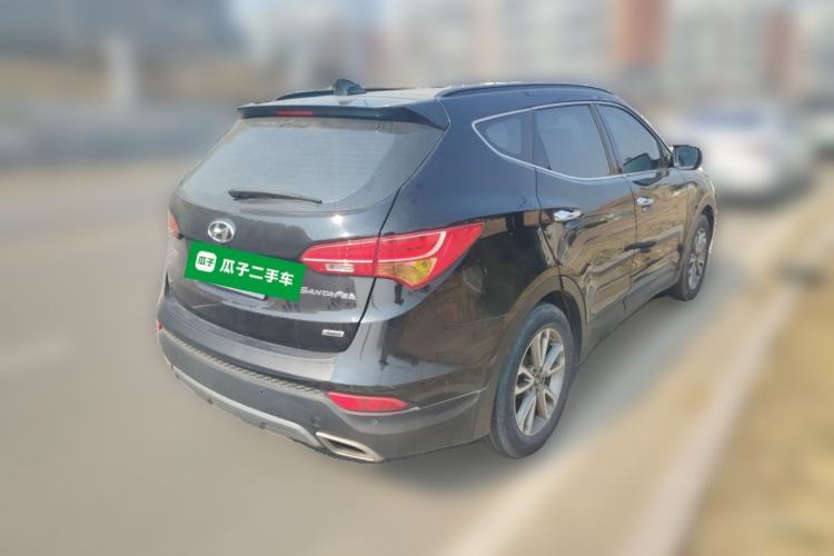 Used Hyundai Santa Fe 2013 Revised Version 2.4L Automatic All-Wheel Drive Luxury Trim Rear Right 45 Deg