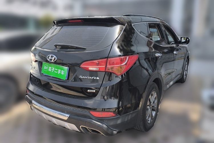 Used Hyundai Santa Fe 2013 2.4L Automatic 4x4 Smart Version Rear Right 45 Deg