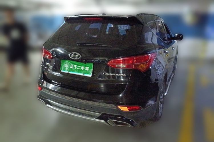 Used Hyundai Santa Fe 2013 2.4L Automatic Two-Wheel Drive Smart Version Rear Right 45 Deg