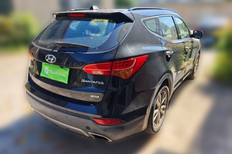 Used Hyundai Santa Fe 2013 2.0T Automatic All-Wheel Drive Top Trim Rear Right 45 Deg