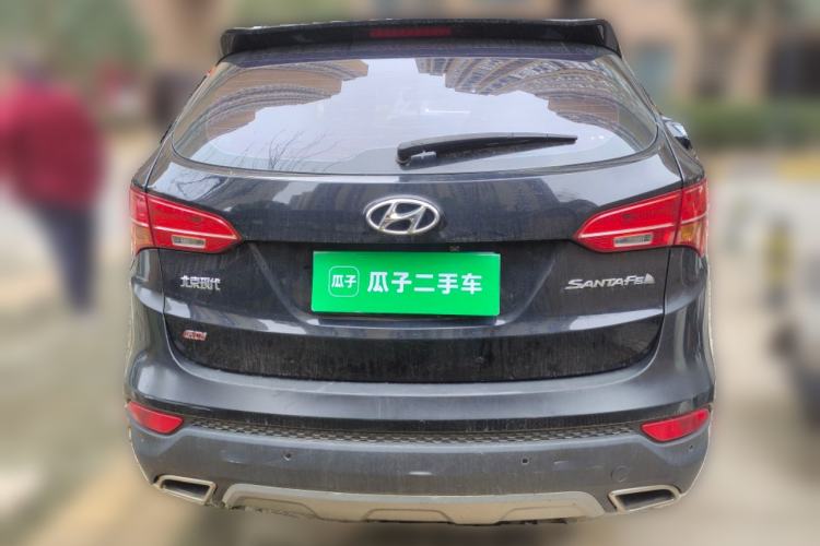 Used Hyundai Santa Fe 2013 2.4L Automatic Two-Wheel Drive Smart Version Rear