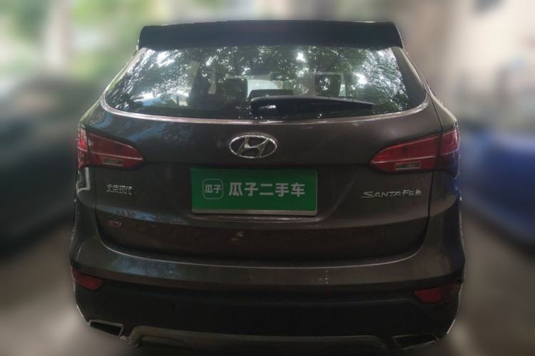 Used Hyundai Santa Fe 2013 2.4L Automatic Two-Wheel Drive Smart Version Rear