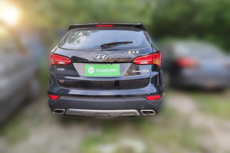 Used Hyundai Santa Fe 2013 2.4L Automatic Two-Wheel Drive Smart Version Rear