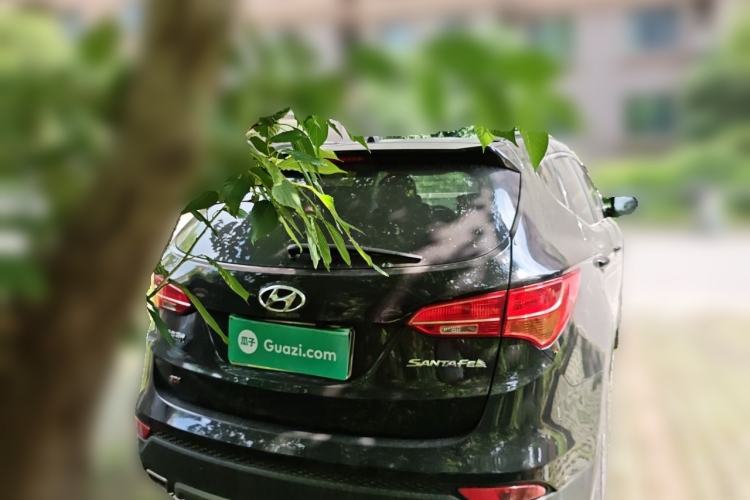 Used Hyundai Santa Fe 2013 2.4L Manual Two-Wheel Drive Comfort Version Rear