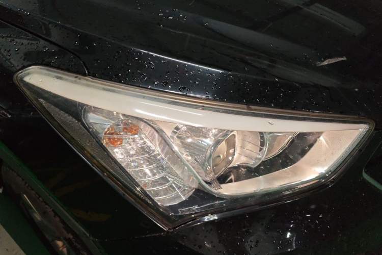 Used Hyundai Santa Fe 2013 2.4L Automatic 2WD Comfort Edition Right Front Headlight