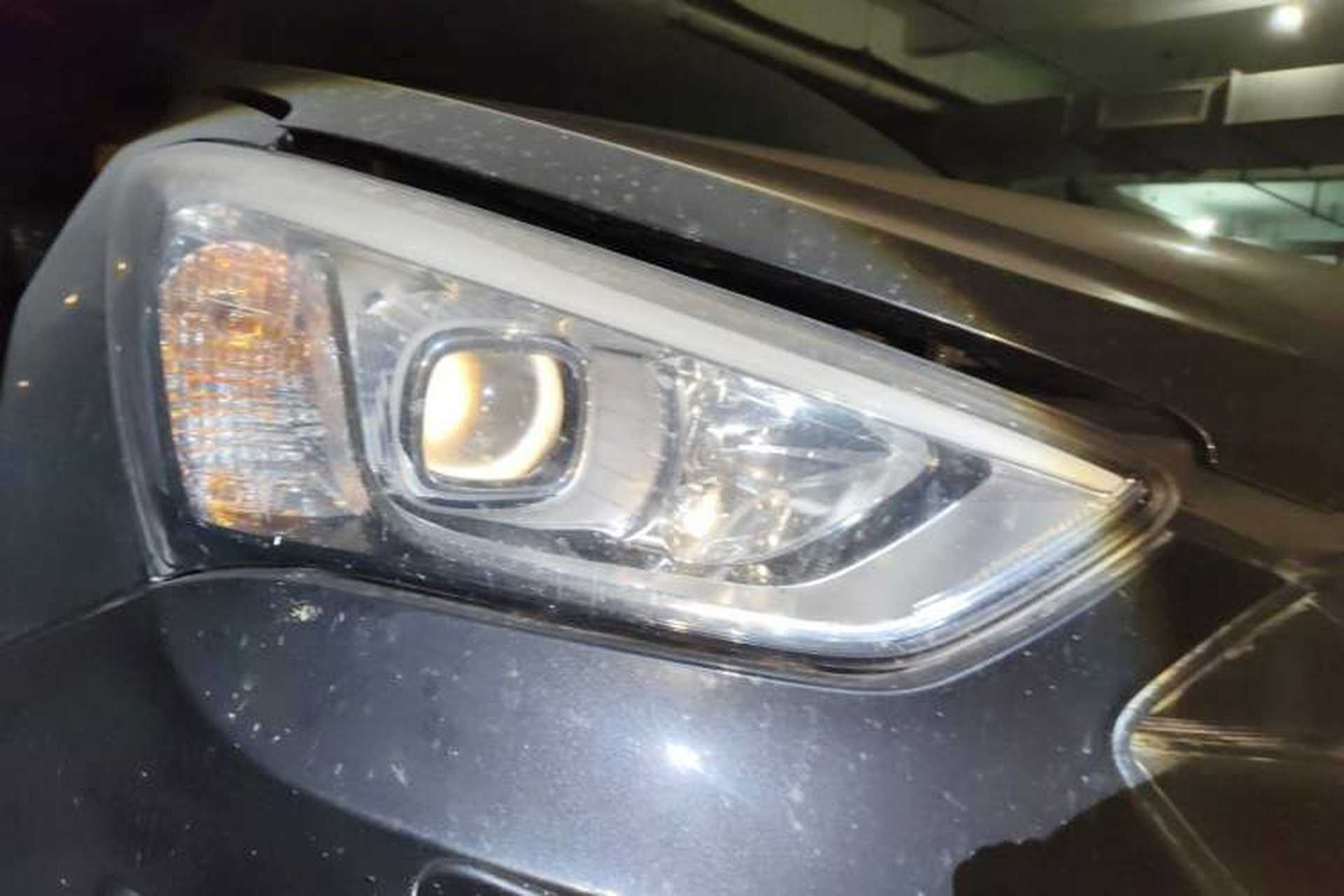 Used Hyundai Santa Fe 2013 2.0T Automatic All-Wheel Drive Top Trim Right Front Headlight