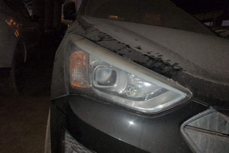 Used Hyundai Santa Fe 2013 2.4L Automatic 2WD Comfort Edition Right Front Headlight