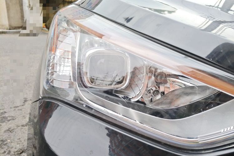 Used Hyundai Santa Fe 2013 2.4L Automatic 2WD Comfort Edition Right Front Headlight