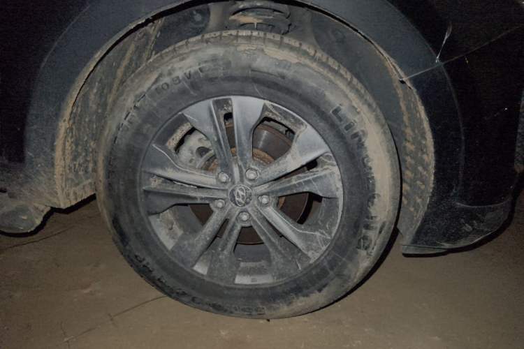 Used Hyundai Santa Fe 2013 2.4L Automatic 2WD Comfort Edition Right Front Wheel Hub