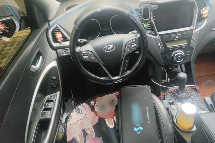 Used Hyundai Santa Fe 2013 2.4L Automatic Two-Wheel Drive Smart Version Steering Wheel
