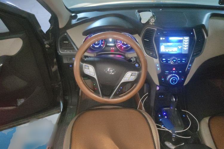Used Hyundai Santa Fe 2013 Revised Version 2.0T Automatic All-Wheel Drive Prestige Edition Steering Wheel