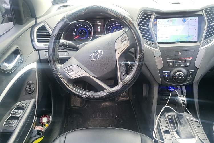 Used Hyundai Santa Fe 2013 2.4L Automatic 2WD Comfort Edition Steering Wheel