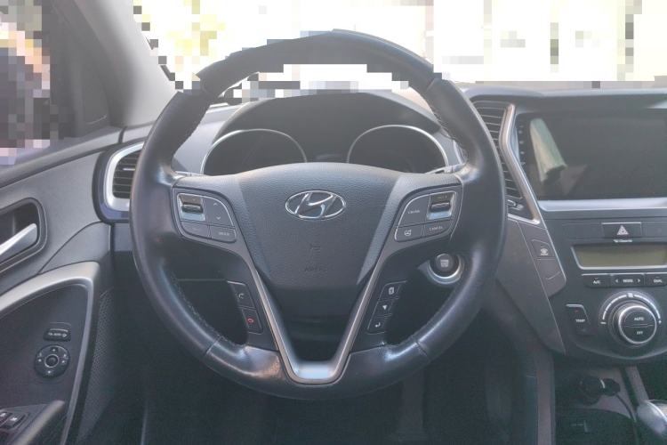 Used Hyundai Santa Fe 2013 2.4L Automatic 4x4 Smart Version Steering Wheel