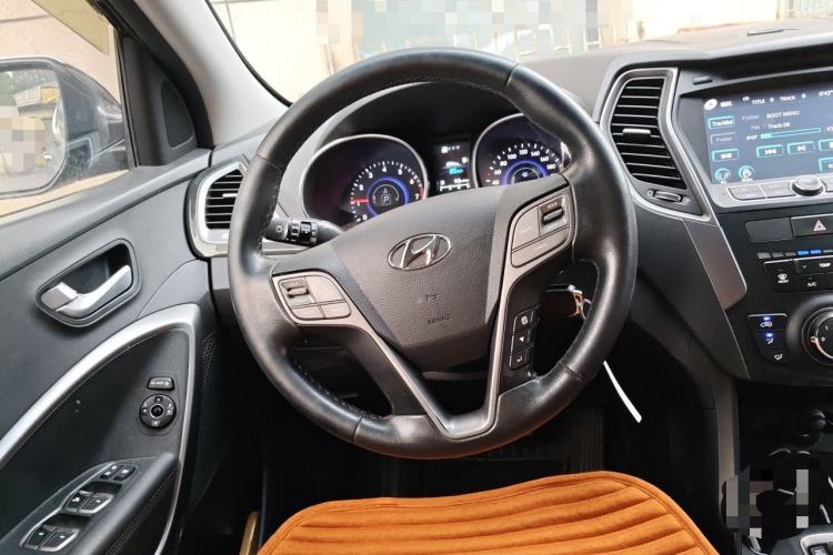 Used Hyundai Santa Fe 2013 2.4L Automatic 2WD Comfort Edition Steering Wheel