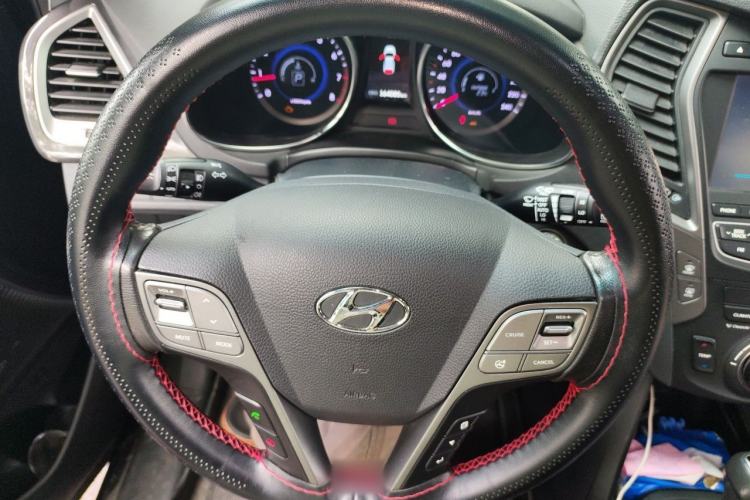 Used Hyundai Santa Fe 2013 Revised Version 2.0T Automatic All-Wheel Drive Prestige Edition Steering Wheel