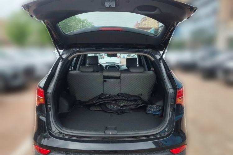 Used Hyundai Santa Fe 2013 2.4L Automatic 2WD Comfort Edition Trunk