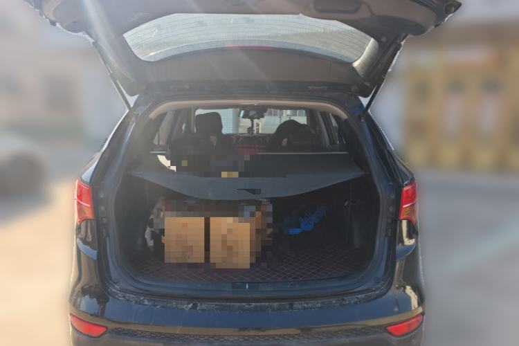Used Hyundai Santa Fe 2013 2.0T Automatic All-Wheel Drive Top Trim Trunk