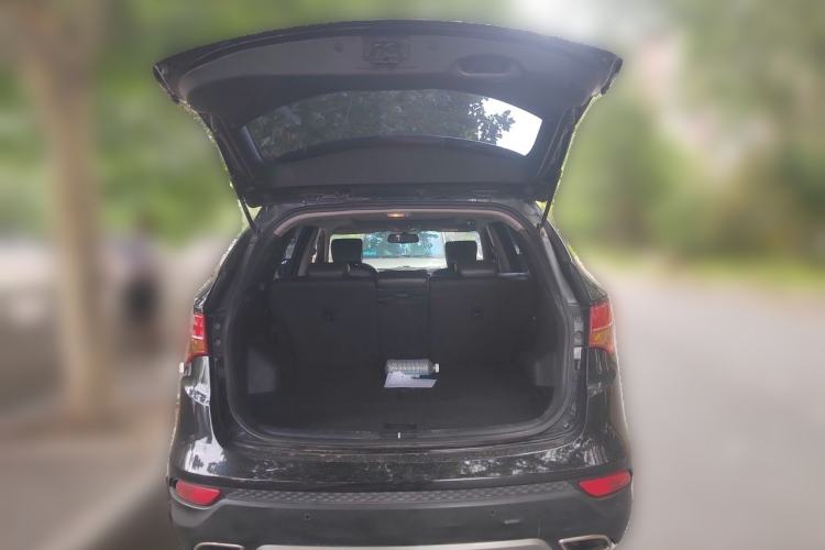 Used Hyundai Santa Fe 2013 2.4L Automatic Two-Wheel Drive Smart Version Trunk
