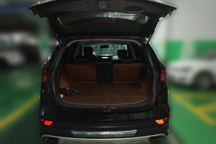 Used Hyundai Santa Fe 2013 2.4L Automatic 2WD Comfort Edition Trunk