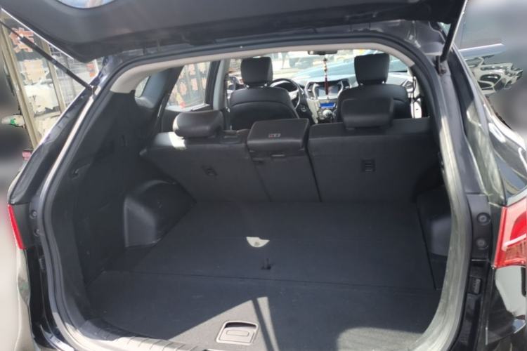 Used Hyundai Santa Fe 2013 2.4L Automatic Two-Wheel Drive Smart Version Trunk